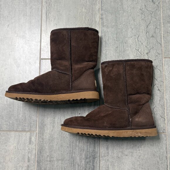 UGG Classic Short 5825 Sheepskin Lined Suede Boots Brown Women's Size 8W - Picture 3 of 9
